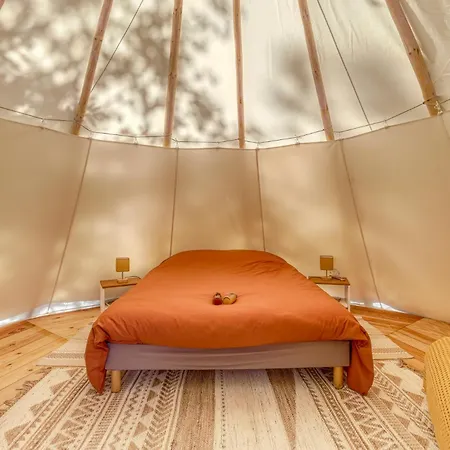 Tipi A Roussillon Roussillon en Isere